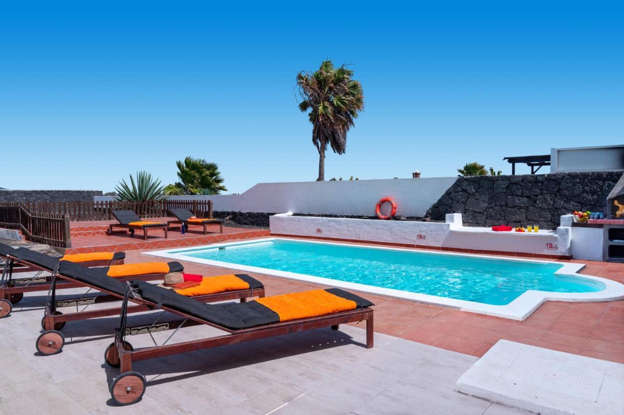 Villa Chinamar By Villa Plus Playa Blanca  Exterior photo